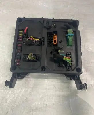 Seat Alhambra (Mk1) Fuse module S108152001