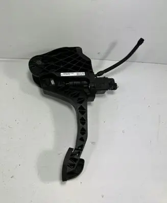 Volkswagen PASSAT B5.5 Brake pedal bracket assembly 