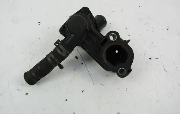 Ford Focus C-MAX Thermostat housing 