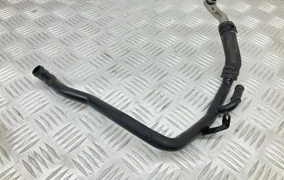 Volkswagen PASSAT B8 Engine coolant pipe/hose 04L121064T 04L121058AE