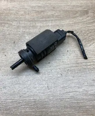 BMW 5 F10 F11 Windscreen/windshield washer pump 8362154