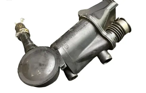 Porsche Boxster 986 Oil breather separator 99610702304 3931070912