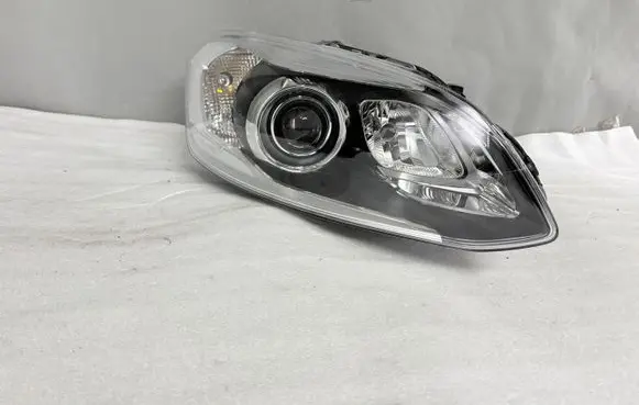 Volvo XC60 Headlight/headlamp 31395897