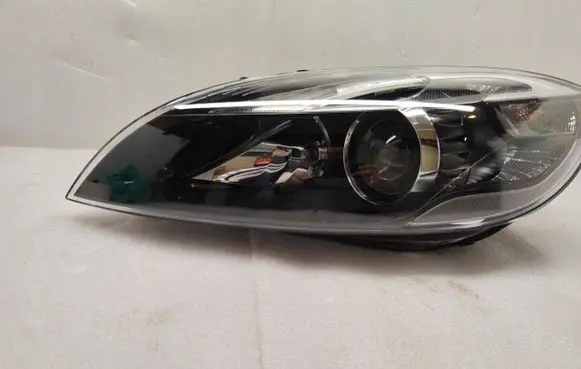 Volvo V40 Headlight/headlamp