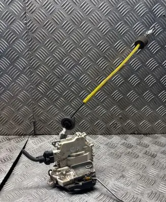 Audi A6 Allroad C6 Rear door lock 4F0839015