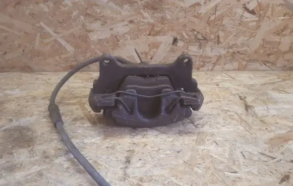 Volkswagen PASSAT B6 Front brake caliper