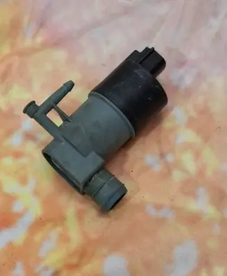 Toyota Yaris Windscreen/windshield washer pump 853300D120