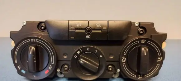 Skoda Octavia Mk2 (1Z) Climate control unit 74358110
