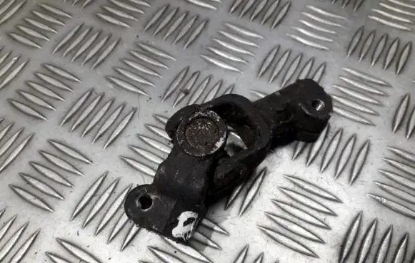Toyota RAV 4 (XA20) Steering column universal joint