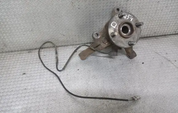 Toyota Corolla E120 E130 Front wheel hub spindle knuckle
