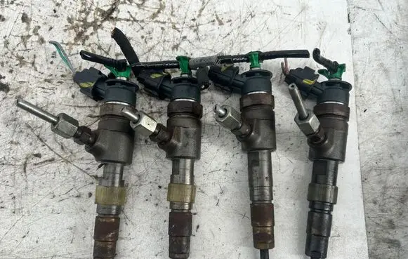 Peugeot 308 Fuel injectors set 0445110340 870692