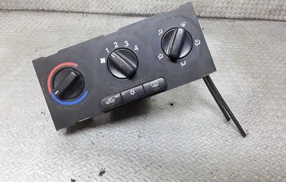 Opel Zafira A Climate control unit 90673155