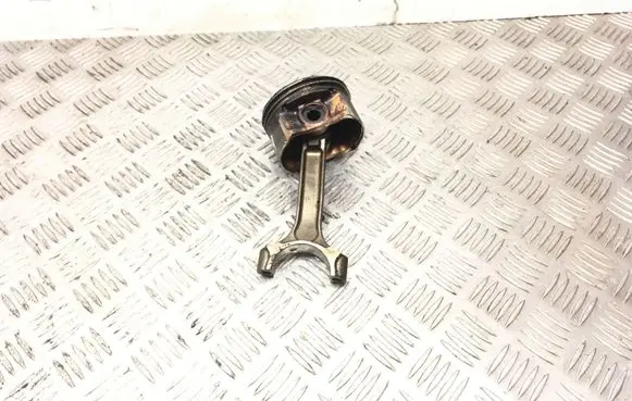 Nissan X-Trail T31 Piston with connecting rod