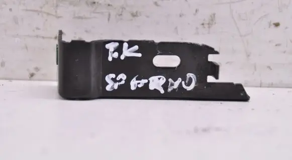 Opel Insignia B Fender mounting bracket 39118048