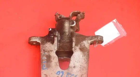 Ford Mondeo Mk III Front brake caliper
