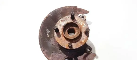 Front wheel hub