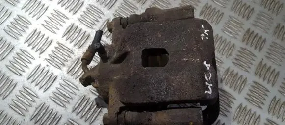 Toyota RAV 4 (XA20) Front brake caliper