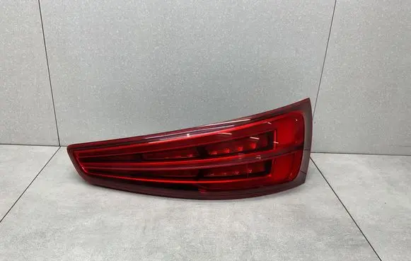 Audi Q3 8U Tailgate rear/tail lights 8U0945094M