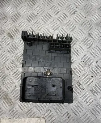 Volkswagen PASSAT B7 Fuse module 3C0937125A