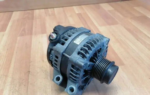 Jaguar XF X250 Generator/alternator 1042106120 8X2310300CB