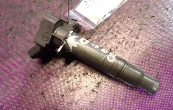 Toyota Avensis Verso High voltage ignition coil 9008019019