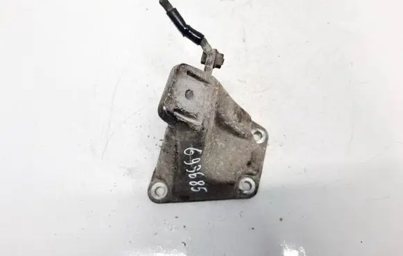 Audi A6 S6 C5 4B Engine mounting bracket 8D0199308D