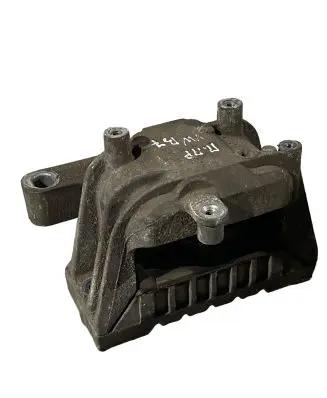 Volkswagen PASSAT B7 Engine mount bracket 1K0199262