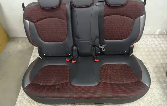 Renault Captur Second row seats 