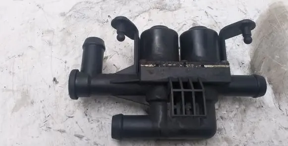 BMW 5 F10 F11 Coolant heater control valve 64119119164 9119164 1147412200
