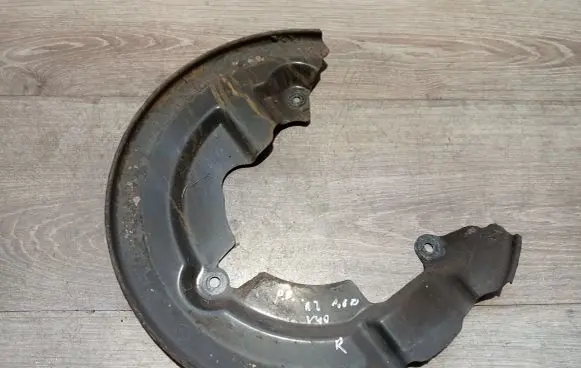 Volvo V40 Front brake disc dust cover plate 31317209
