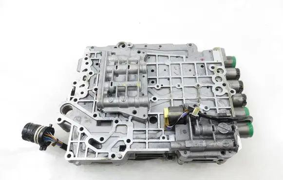Volkswagen PASSAT B5.5 Transmission gearbox valve body DRM95023 DRM95024