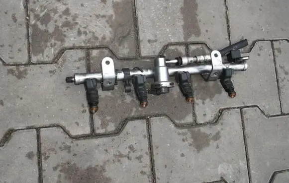 Mini One - Cooper R50 - 53 Fuel main line pipe LISTWAWTRYSKOWA