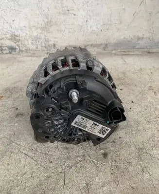 Volkswagen Touran III Generator/alternator 05E903027