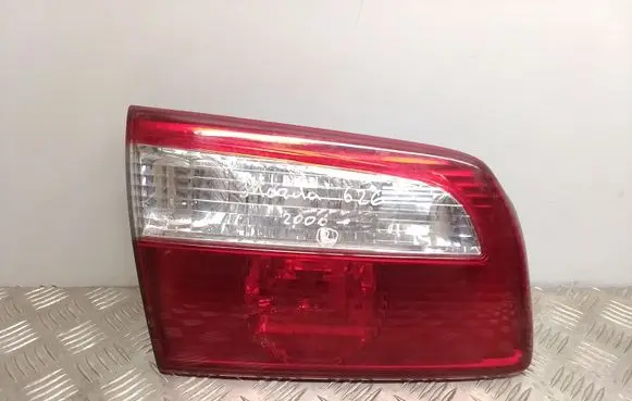 Mazda 626 Tailgate rear/tail lights P0662