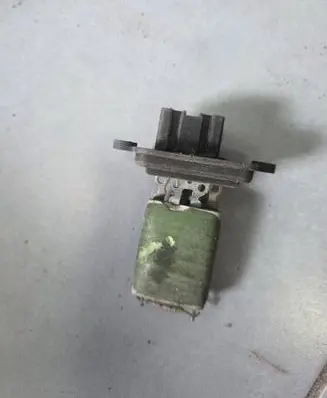 Fiat Punto (188) Heater blower motor/fan resistor B837