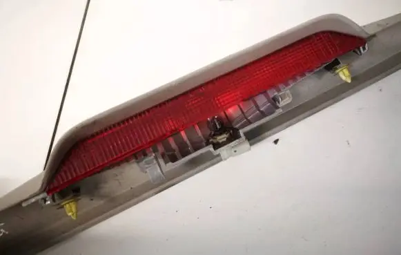 Toyota Urban Cruiser (XP110) Third/center stoplight