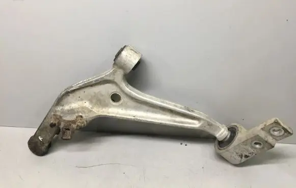 Nissan X-Trail T30 Front lower control arm/wishbone