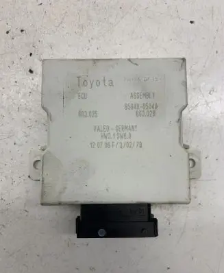 Toyota Avensis T250 Window wiper relay 8594005040