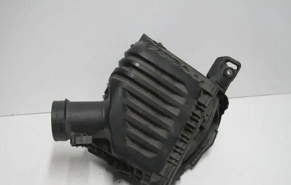 BMW X1 F48 F49 Air filter box 8513916
