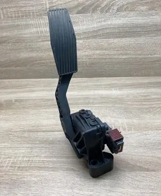 Opel Astra H Accelerator throttle pedal 9157998 6PV008112