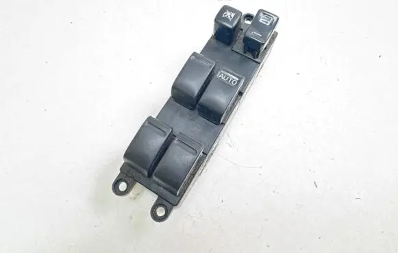 Nissan X-Trail T30 Electric window control switch