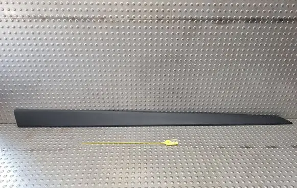 Suzuki Swift II Front door trim (molding) 990E0-68L07-000