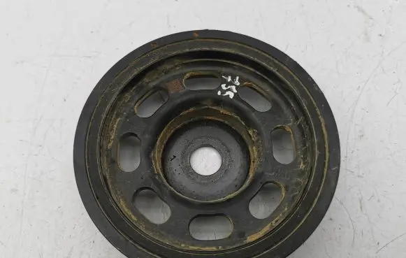 Volkswagen Golf VIII Crankshaft pulley 755