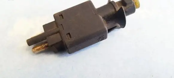 Mercedes-Benz E W124 Brake pedal sensor switch 0005457709