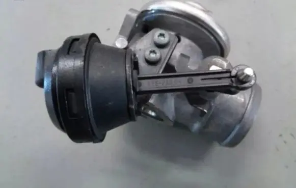 Volkswagen PASSAT B5.5 Coolant pipe/hose 