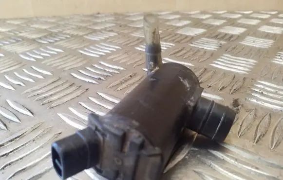 Toyota RAV 4 (XA20) Windscreen/windshield washer pump 8533060140