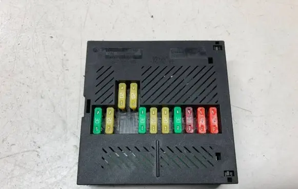 BMW 6 E63 E64 Fuse module 13943701 113943671
