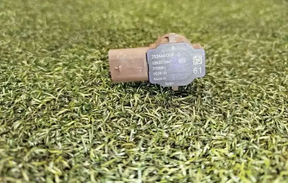Renault Trafic III (X82) Parking PDC sensor 253A44130R 0263073447