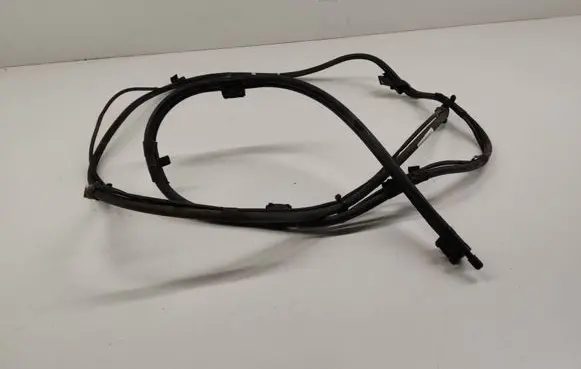 Windshield washer spray nozzle