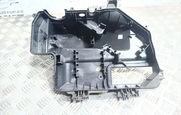 Other engine bay part